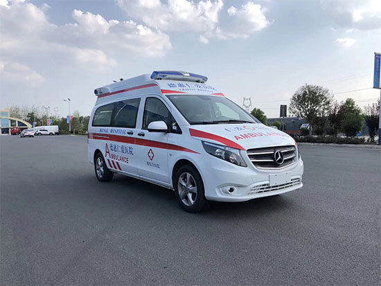  國(guó)六奔馳威霆救護(hù)車