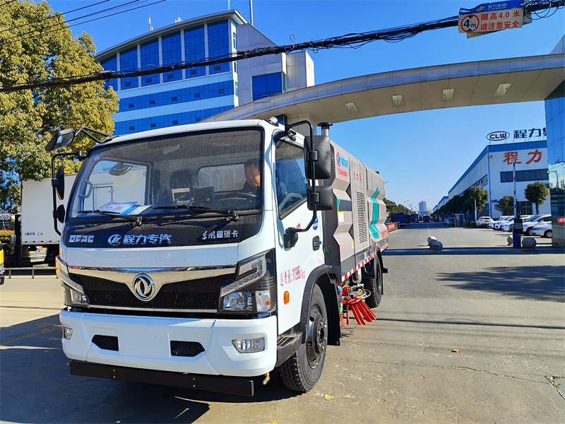 東風大多利卡洗掃車（4方塵箱.5方水箱）